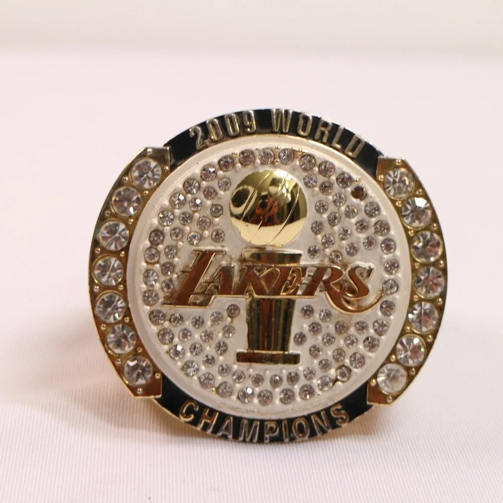 2009 Los Angeles Lakers NBA World Championship Rare Season Paperweight Ring